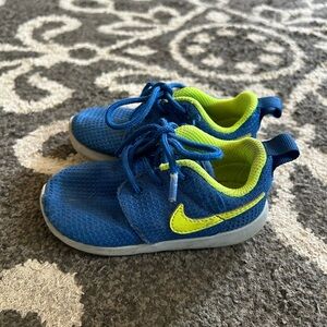 Nike Kids Blue and Green Sneakers